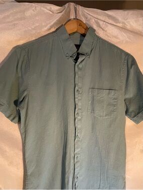 Men's Short-Sleeve Button-Down Shirt in Sage Green